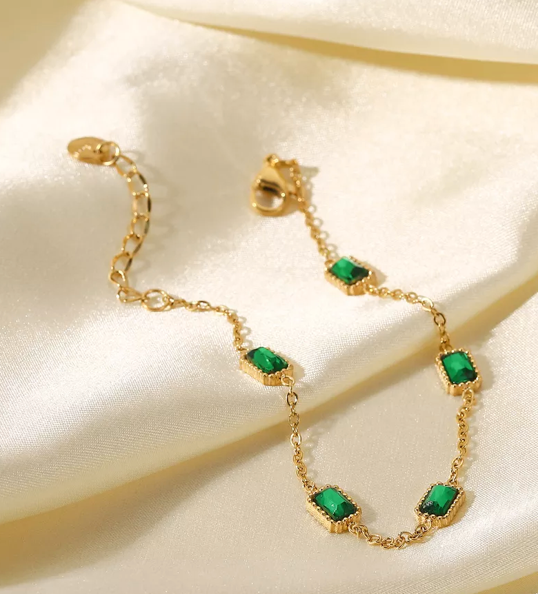 Dainty Emerald Armband