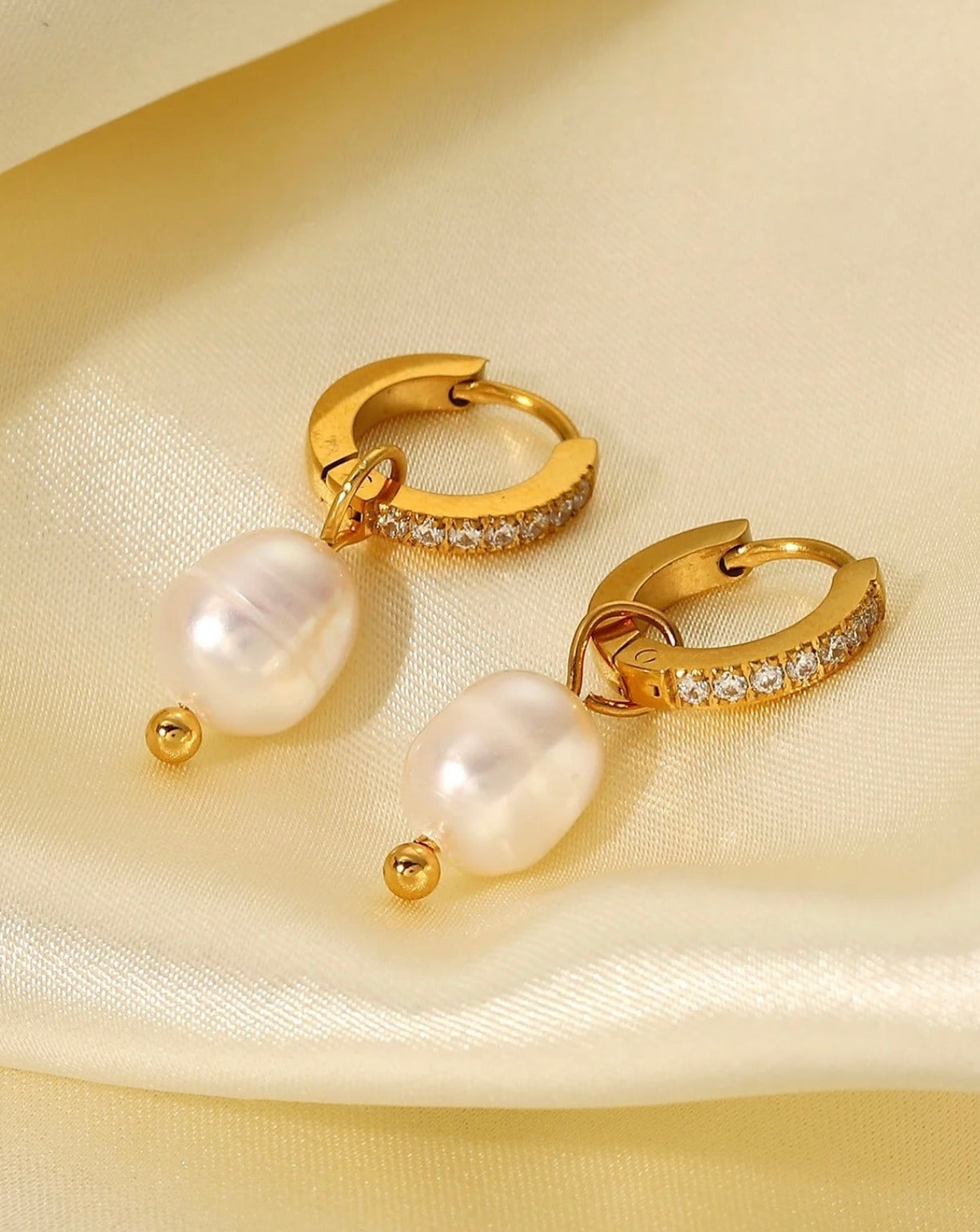 Pearl Earrings 